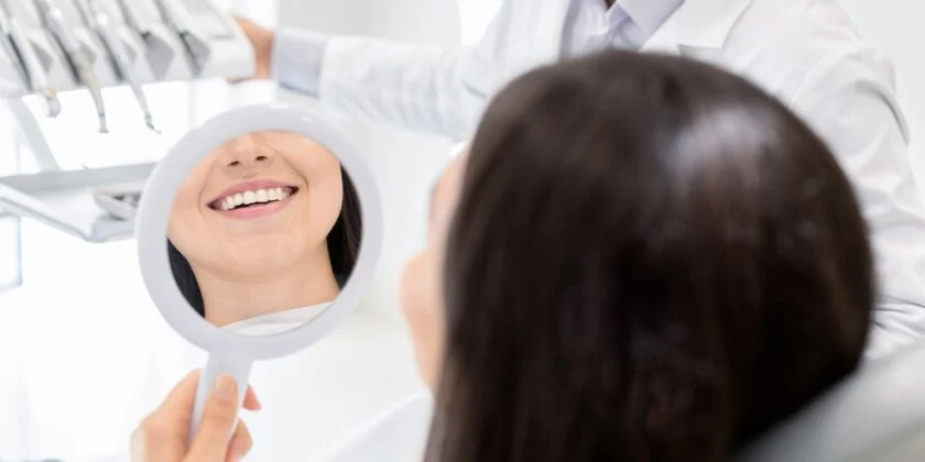 Care sunt beneficiile montarii fatetelor dentare?